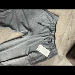 LULULEMON ON THE FLY PANT *discontinued item- can’t get anymore!!*